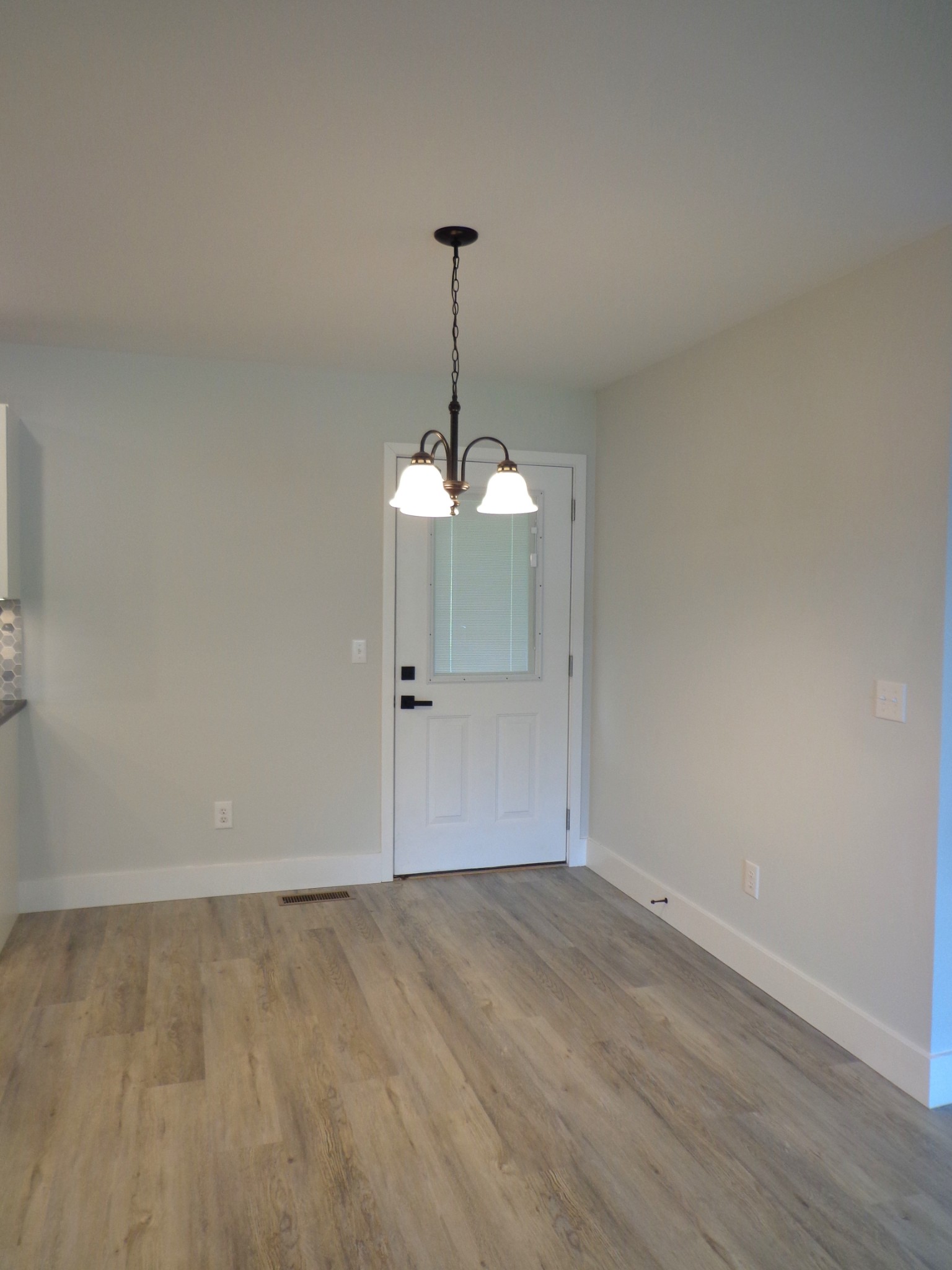 32 Circle Dr