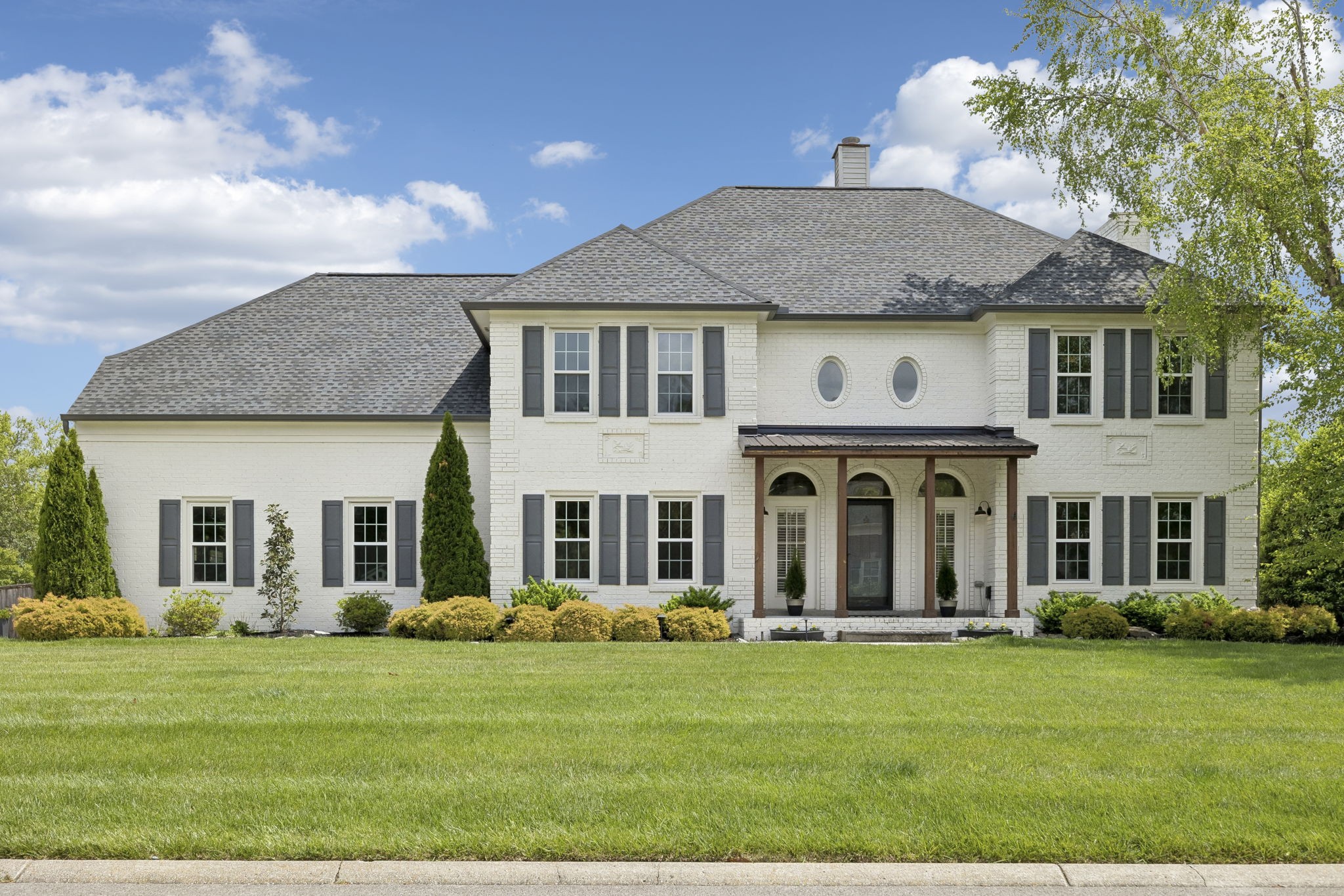 1744 Surrey Dr — sold