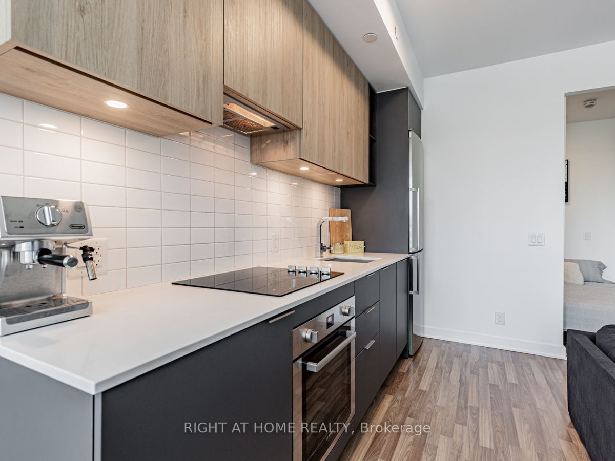 120 Parliament St 413