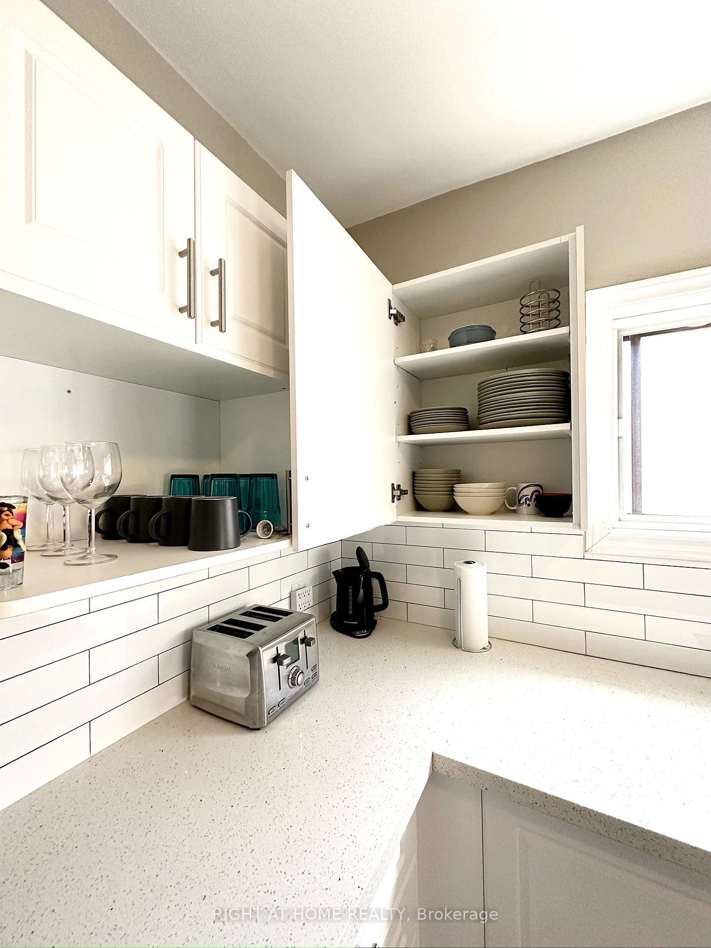 12 N Foxley St 2nd/3rd