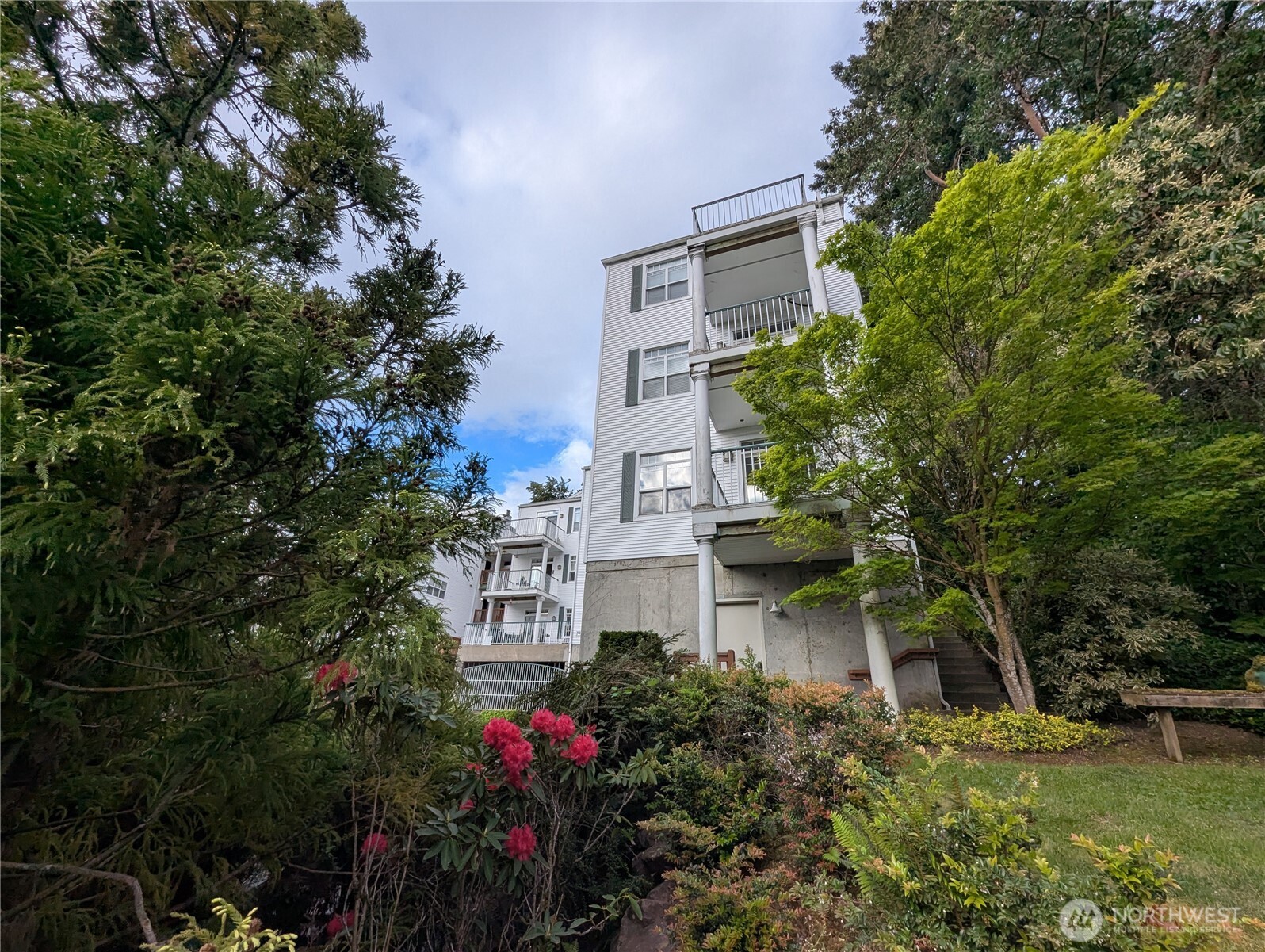 Bellevue - 3990  129th Place SE