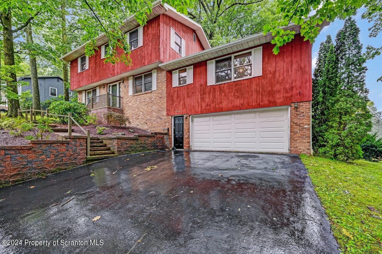 700 Lilac Lane