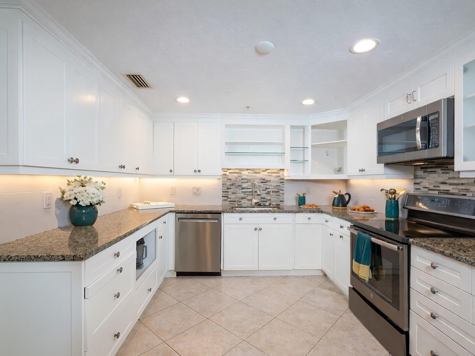 1255 N Gulfstream Avenue 1106