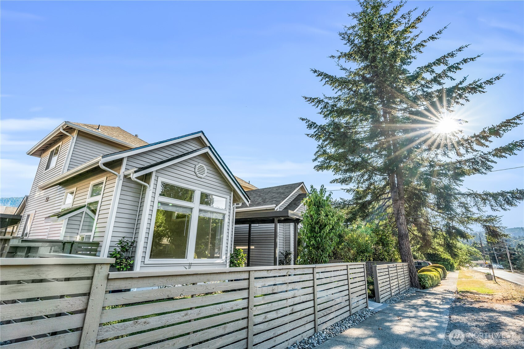 441 NE Alder Street 1 & 2