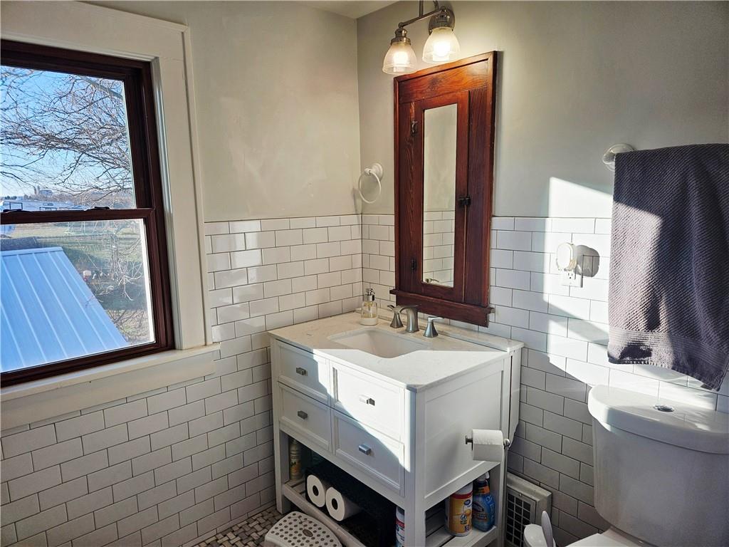 33253 Cedar Niles Road