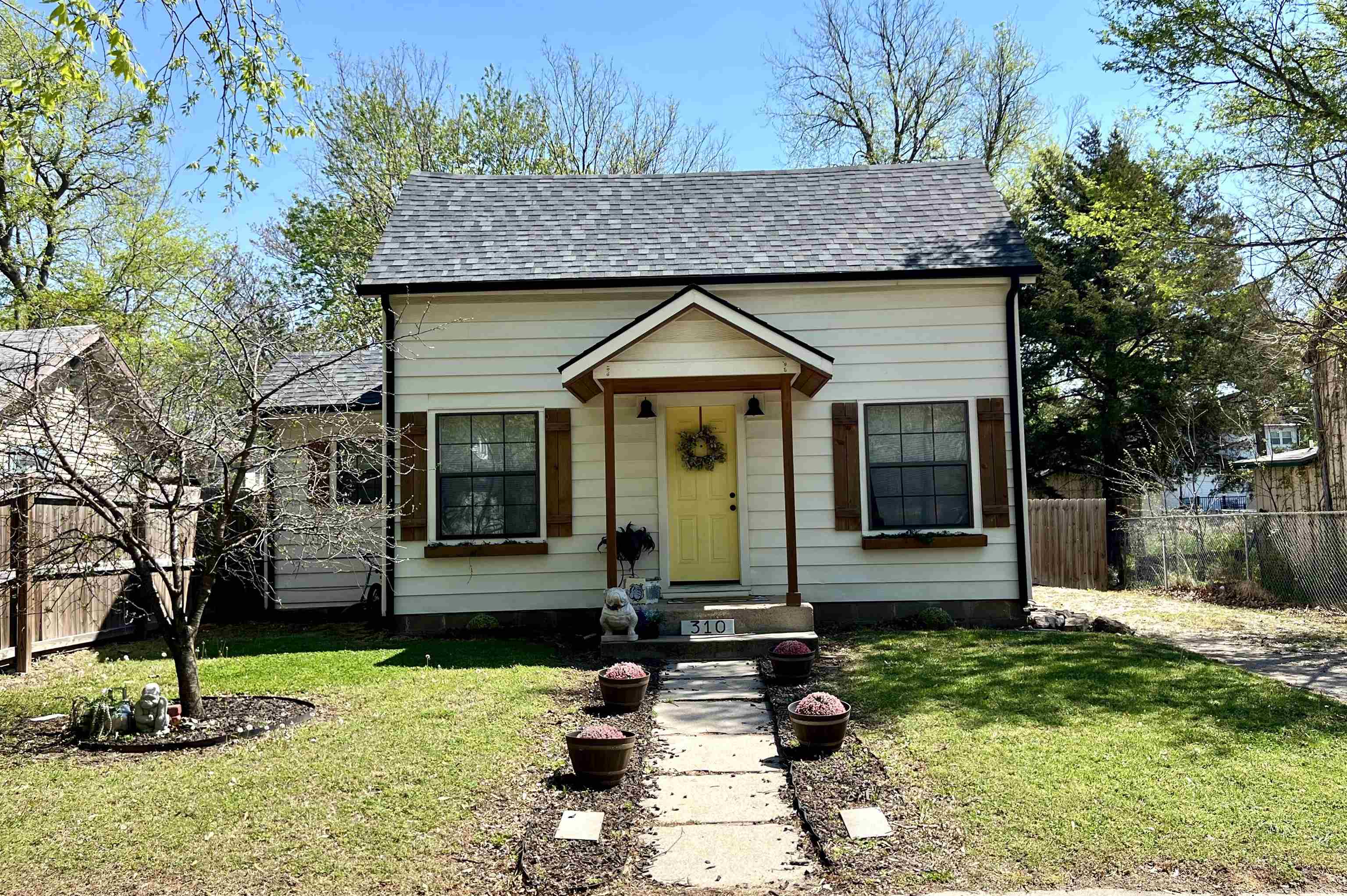 310 N 4th