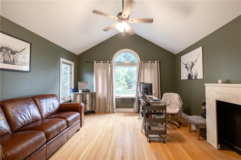 3743 NE Woodland Court