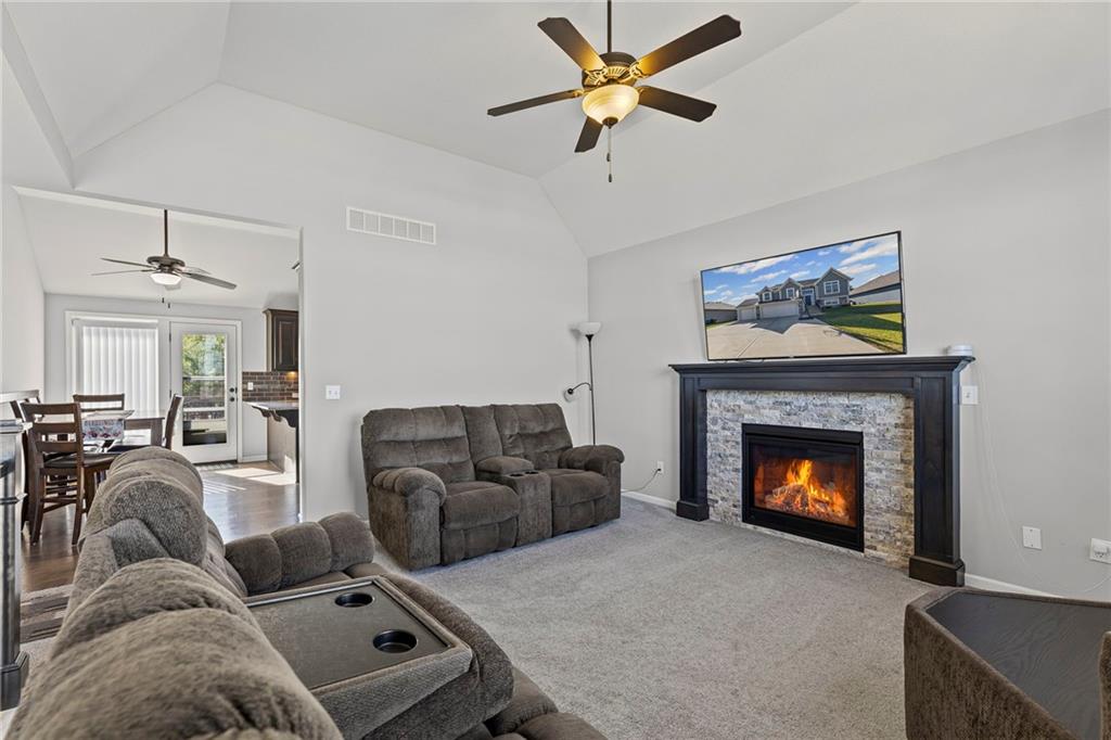 6720 N Cypress Avenue