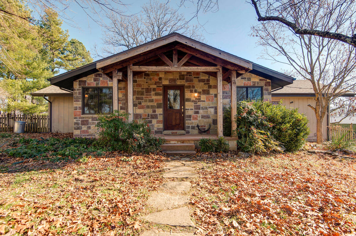 1044 Andrews Road