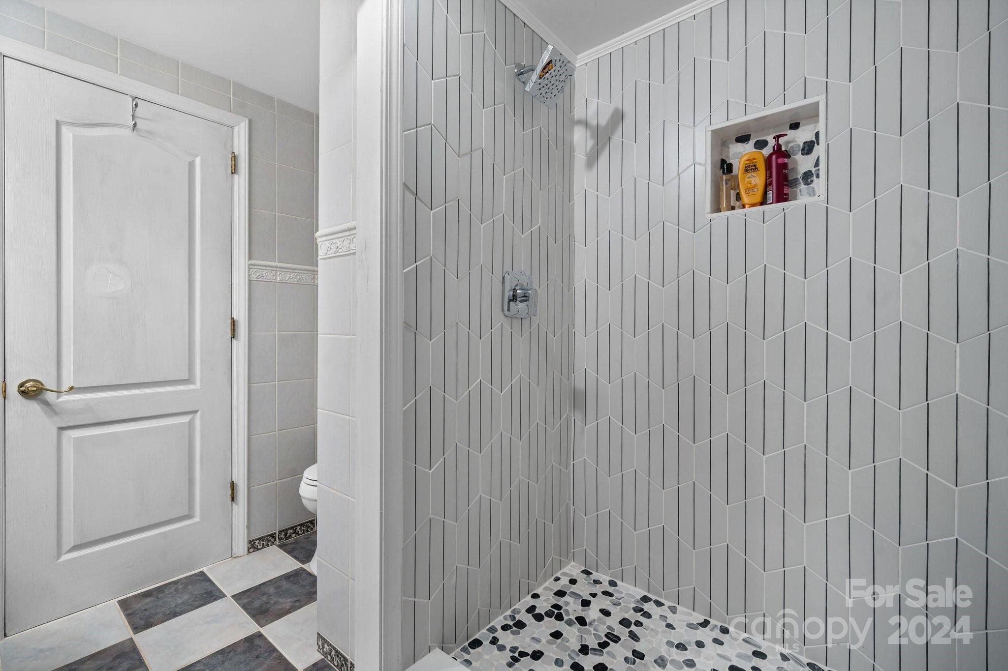 2461 Walt Arney Road