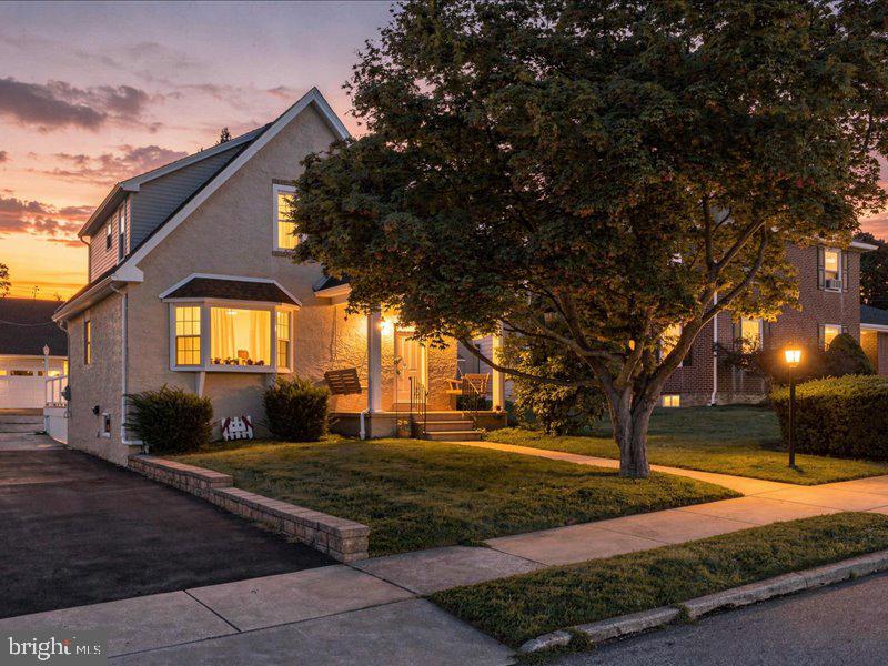 141 E 14th Avenue