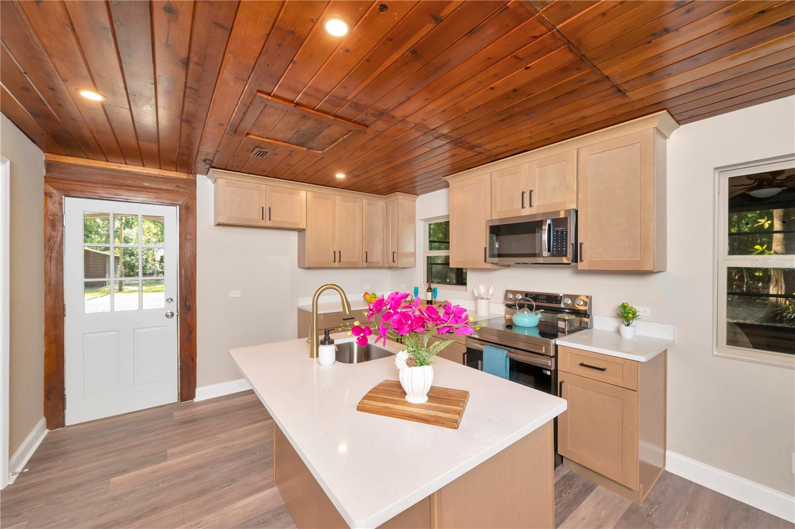 4221 Brackwood Road