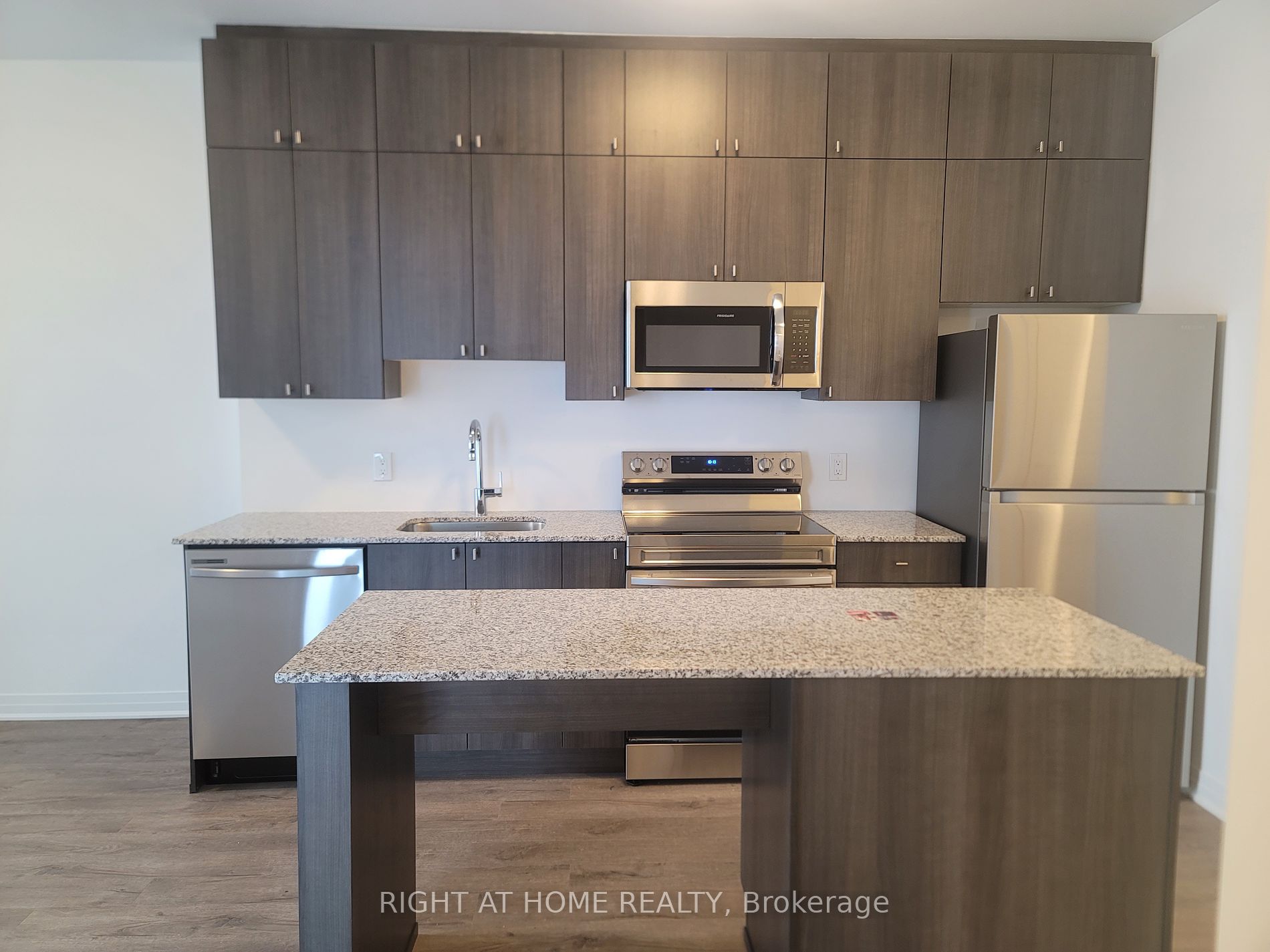 460 Gordon Krantz Ave 502