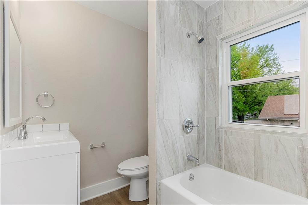 4032 S Benton Avenue