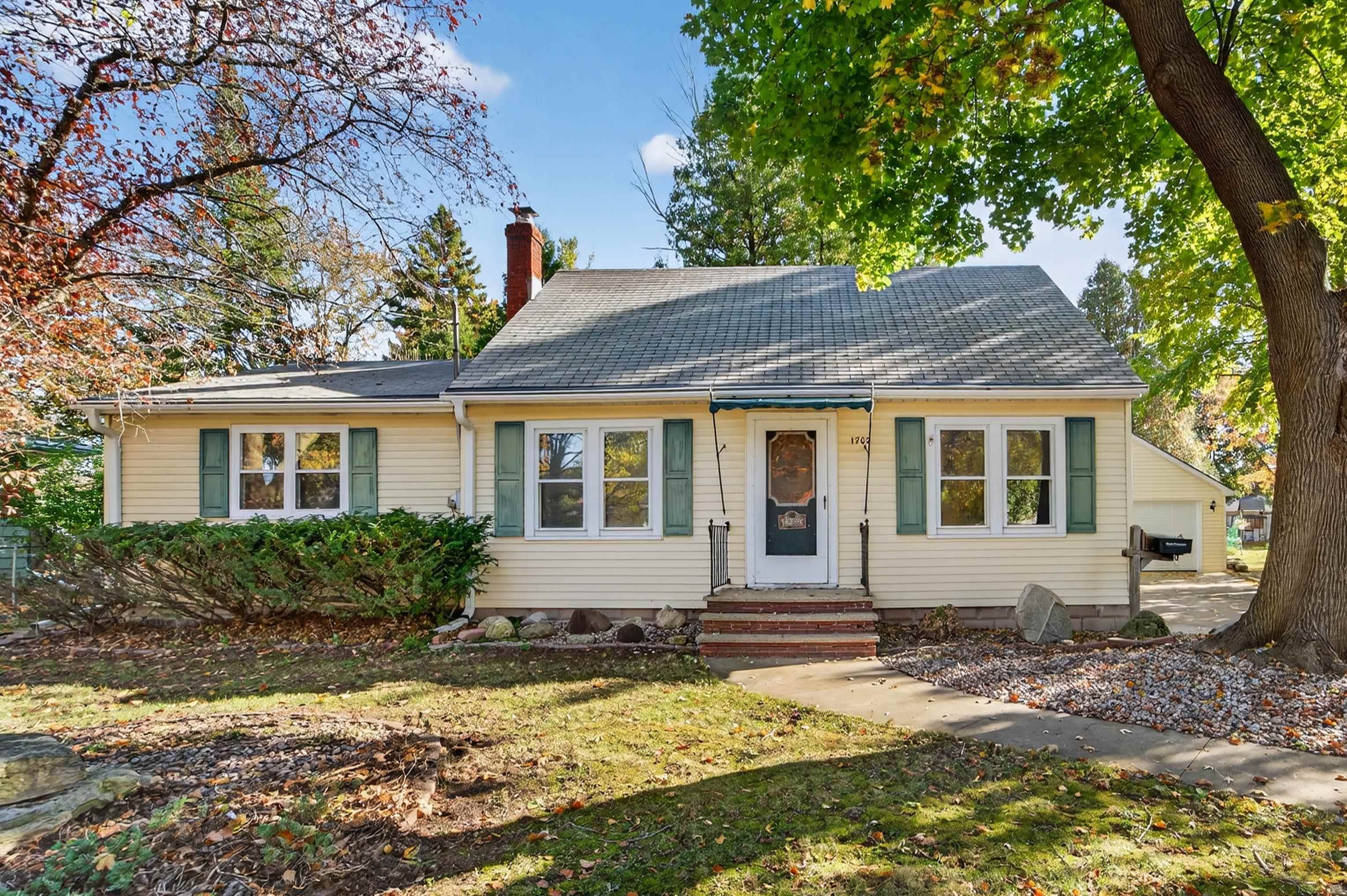 1702 S Perkins Street