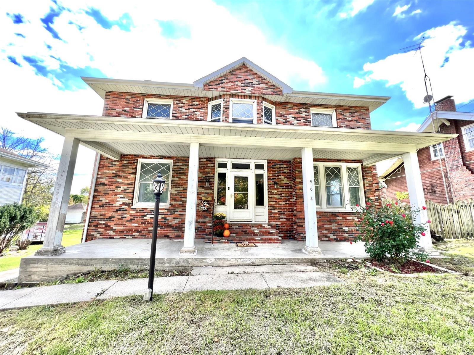 134,000 510 School Street Hillsboro IL 62049 Montgomery County Realty