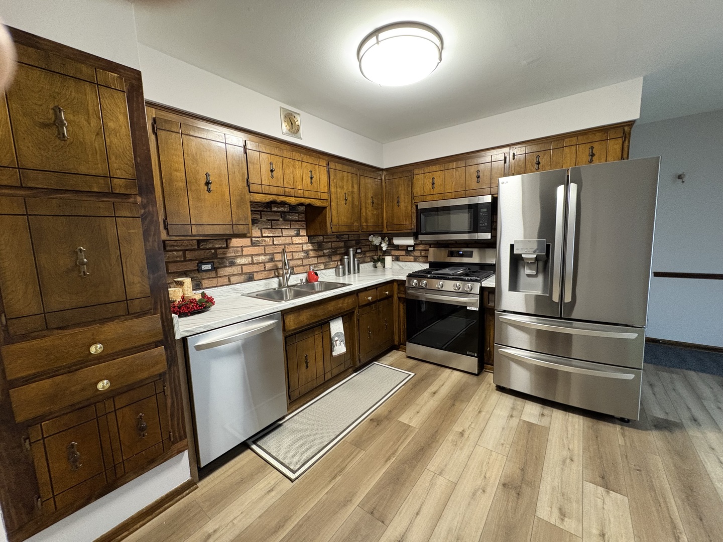 4937 W 85th Place