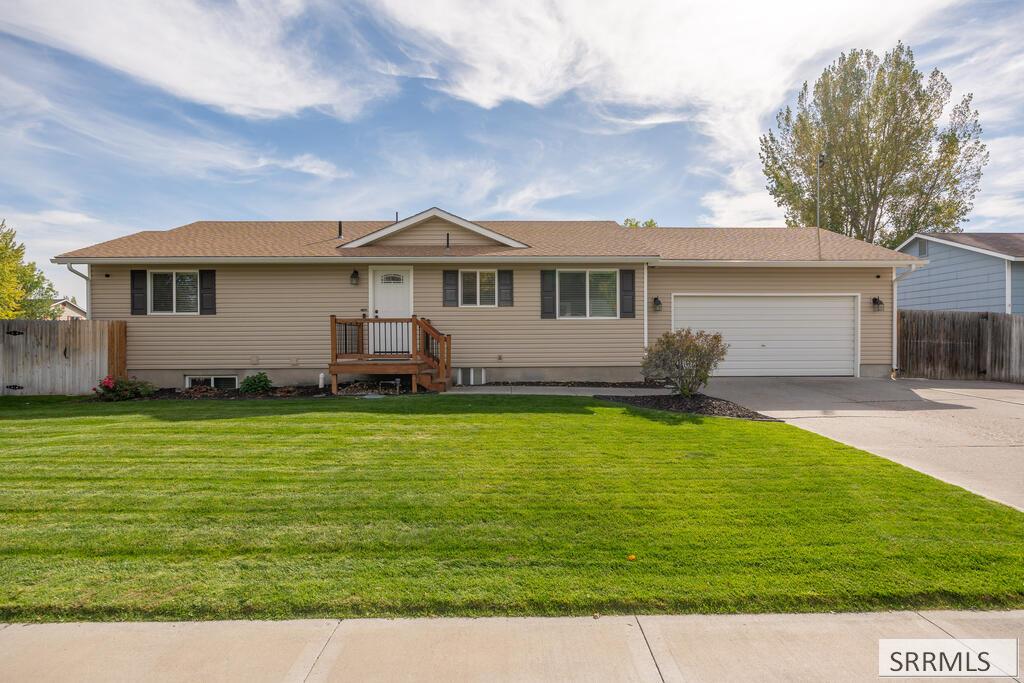 2305 Louise Lane