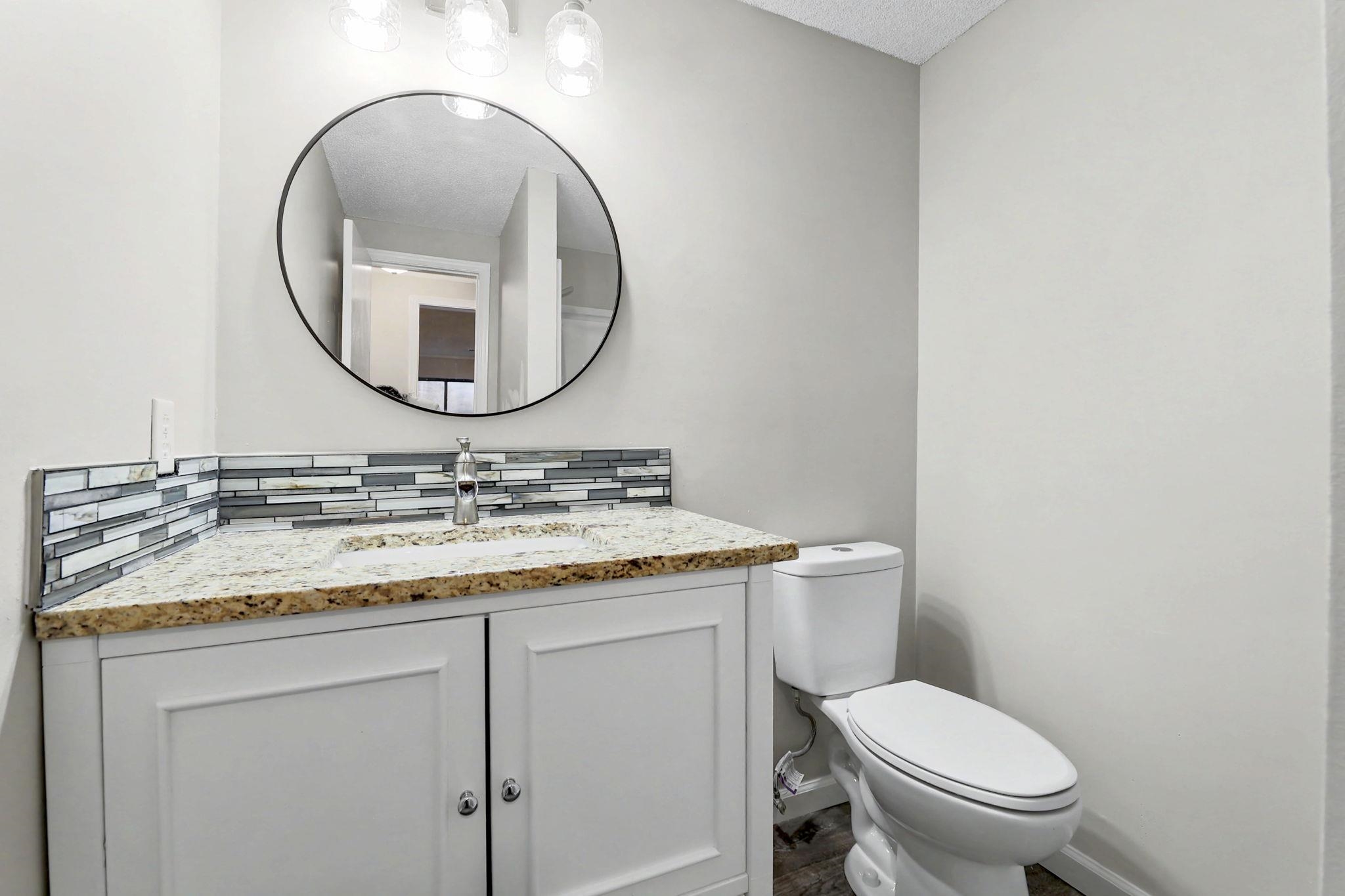 1813 N Pine Grove St