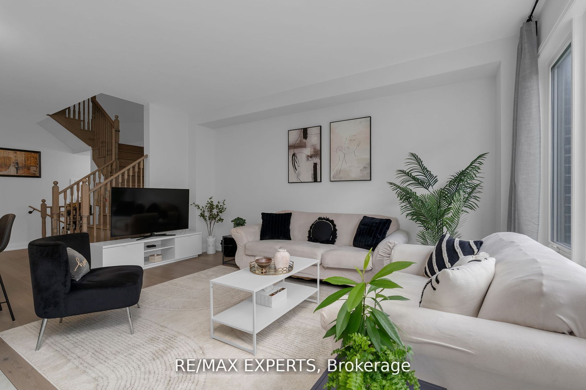27 Sweet Cicely St