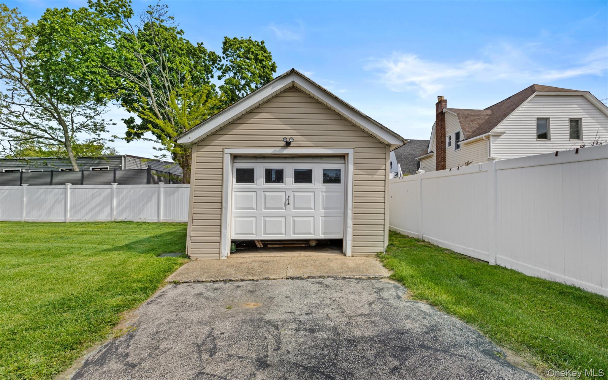 76 Solomon Avenue