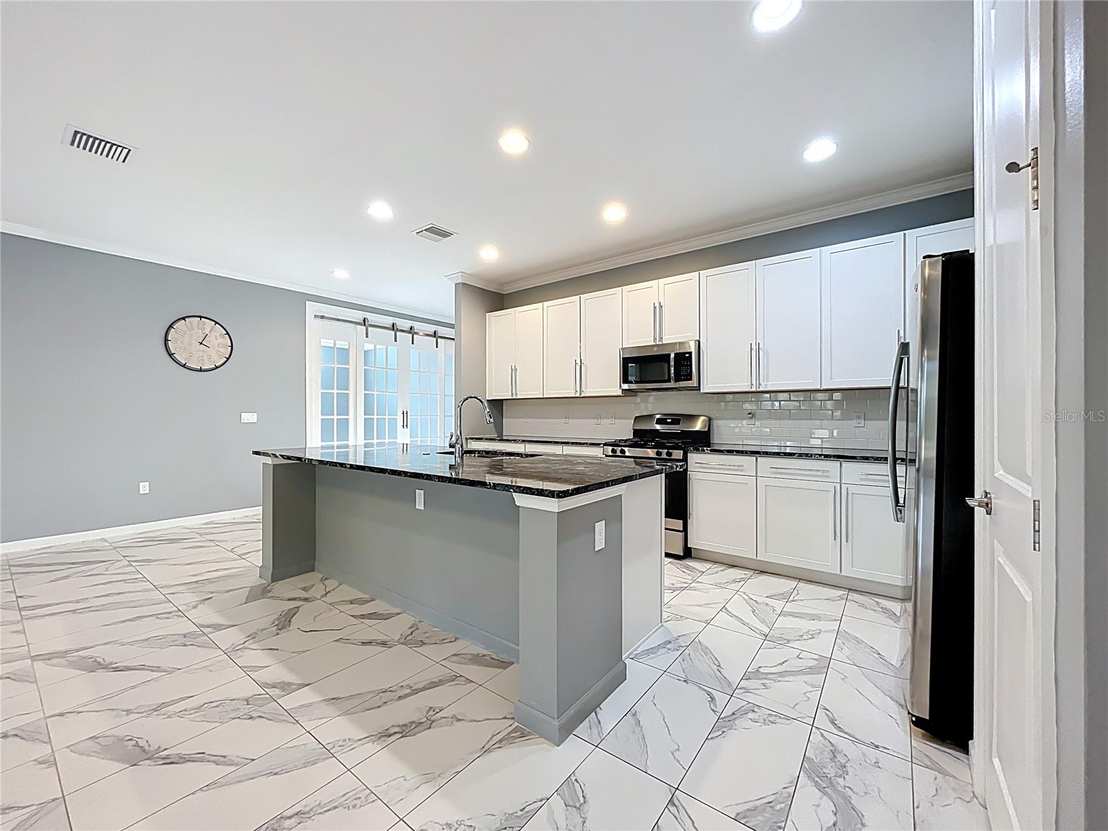 295 Northcote Court