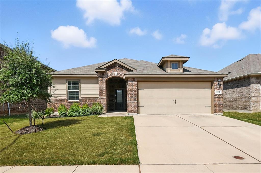 Just listed in East Fort Worth! This one-owner home, built by LGI in 2020, is priced to sell and won’t last long. Featuring LGI’s popular St. Clair layout, this 3-bedroom, 2-bath home offers a functional open design with a spacious living room that flows seamlessly into the kitchen, complete with stainless steel appliances and granite countertops. The split-bedroom floor plan provides two bedrooms and a full bath at the front of the home, while the primary suite boasts a large bathroom and walk-in closet. Outside, you’ll find a cozy covered patio—perfect for grilling and entertaining. Ideally located just 8 miles from downtown, minutes from scenic trails along the West Fork of the Trinity River, and close to all the amenities you need. Schedule your showing today!