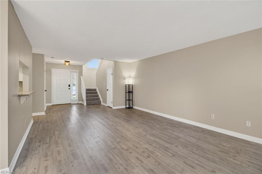 1512 Colonnade Drive