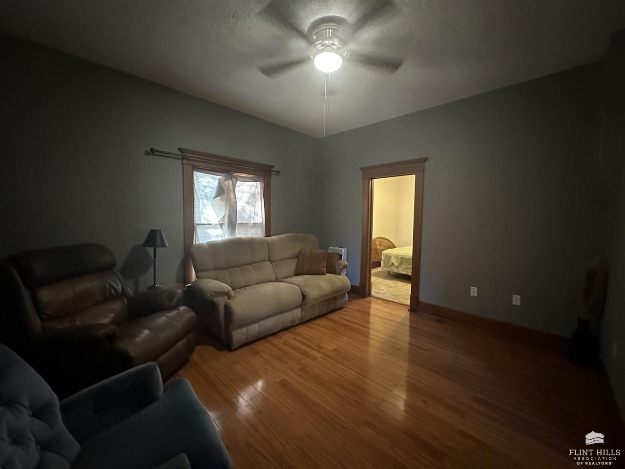 114 W Chestnut Street