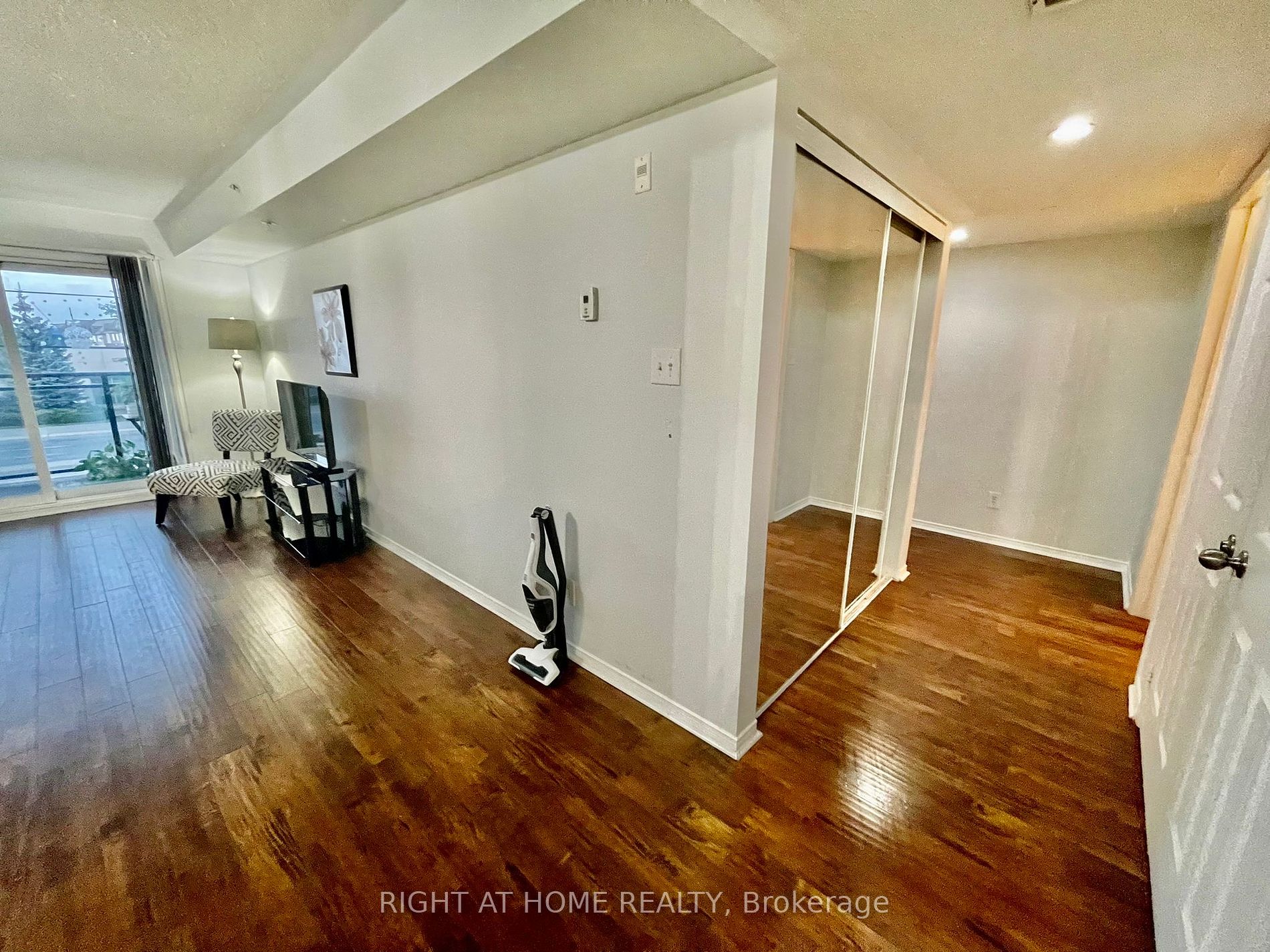 5100 Winston Churchill Blvd 208