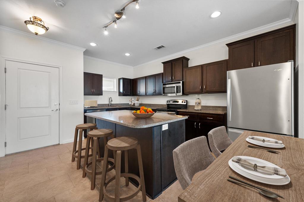 9900 Northshore Boulevard 3408