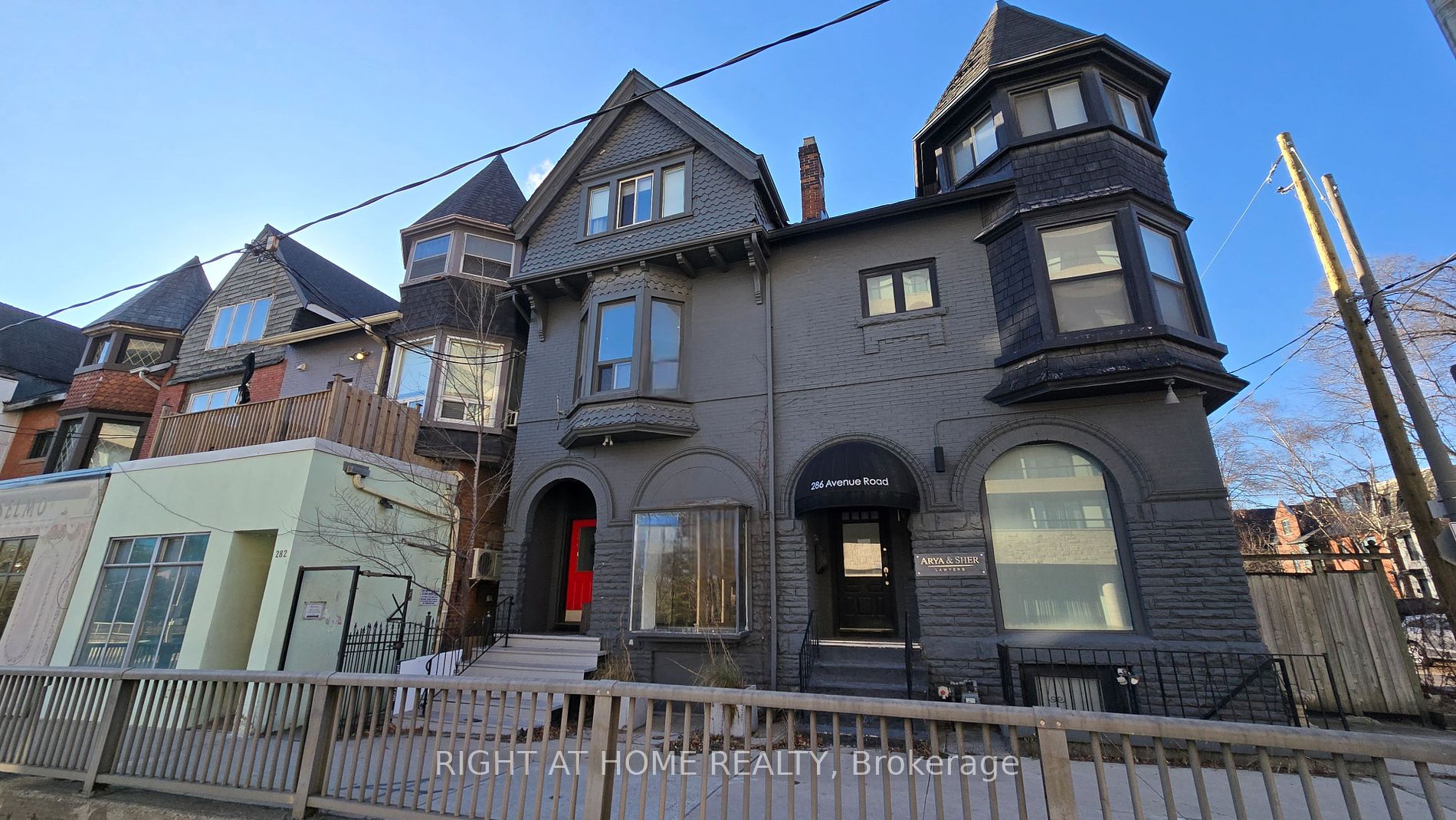 284 Avenue Rd