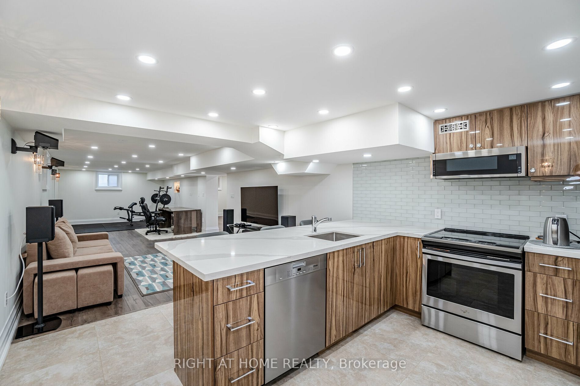 35 Burnelm Dr