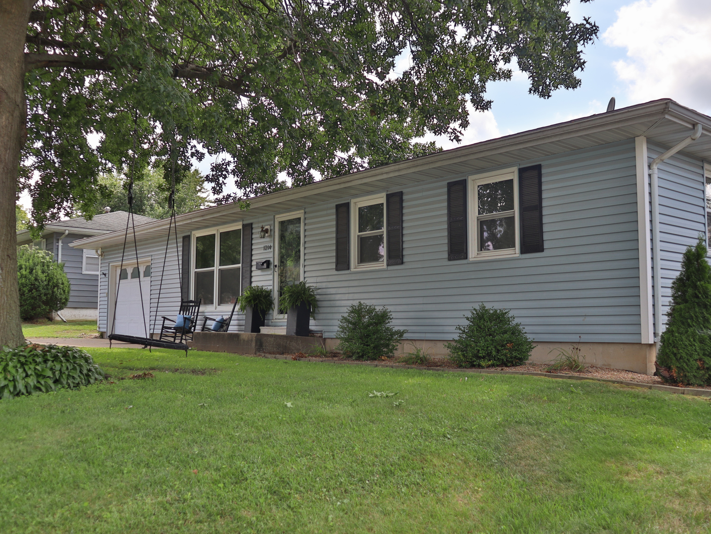 1214 Easy Street