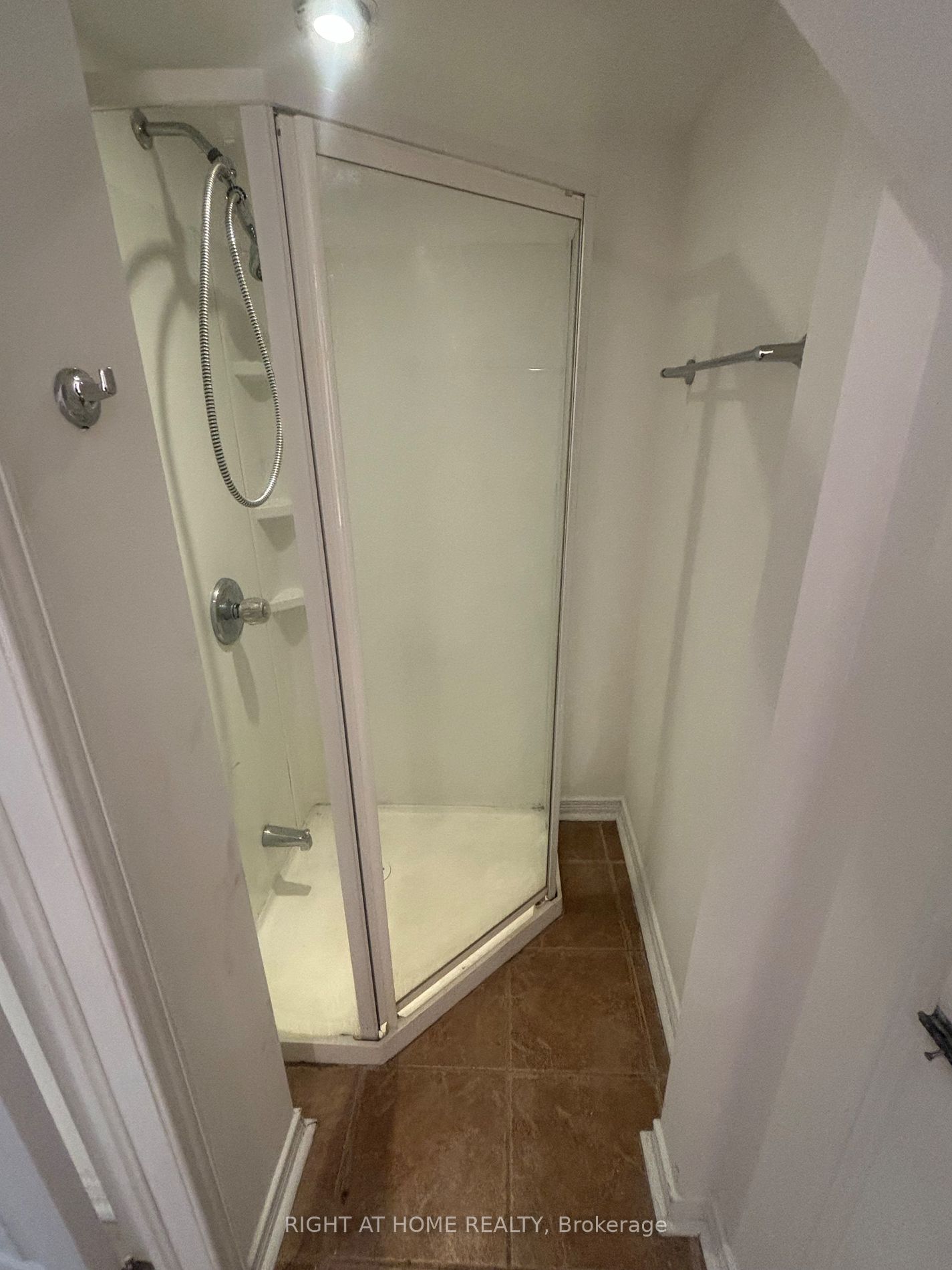 83 Cornwallis Dr