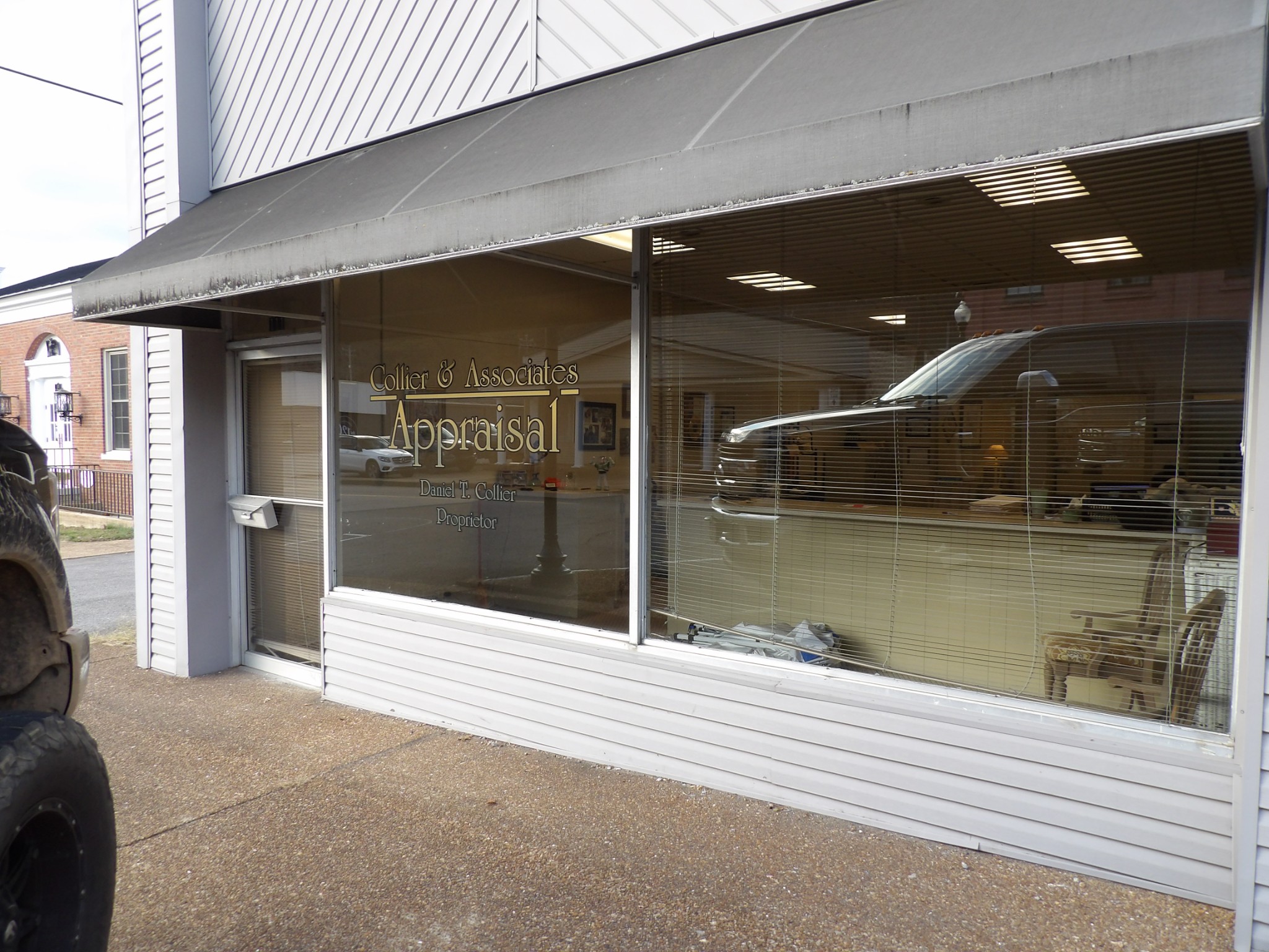 111 W Main St