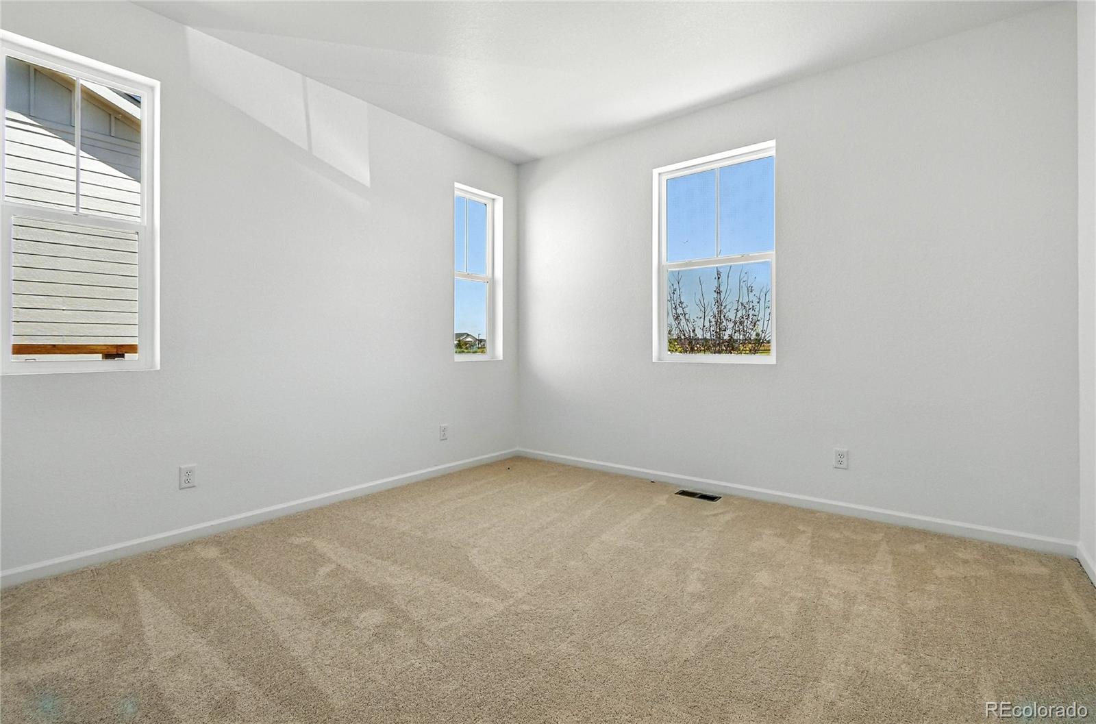 3443 N Denali Street