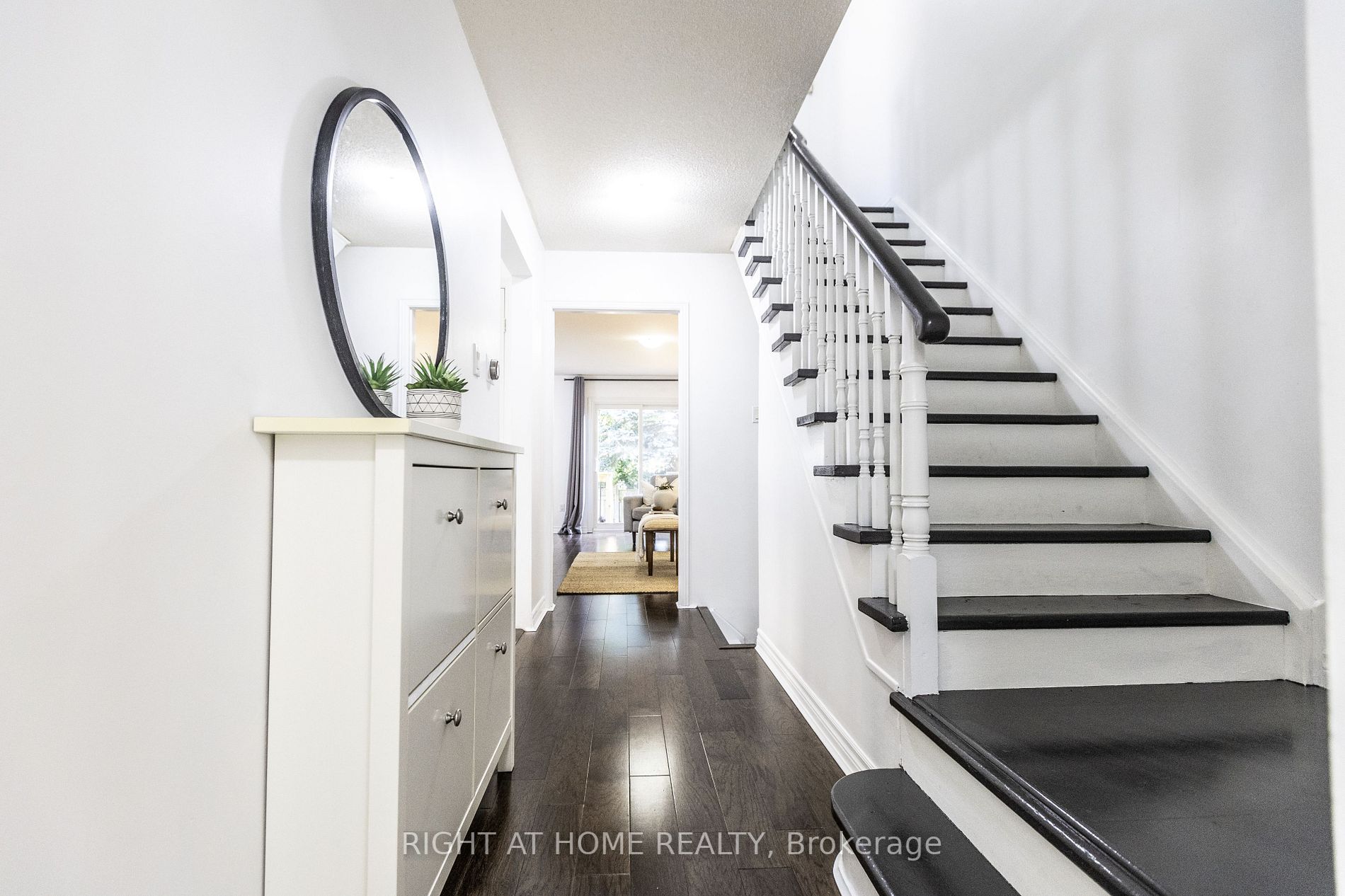 142 Maberley Cres