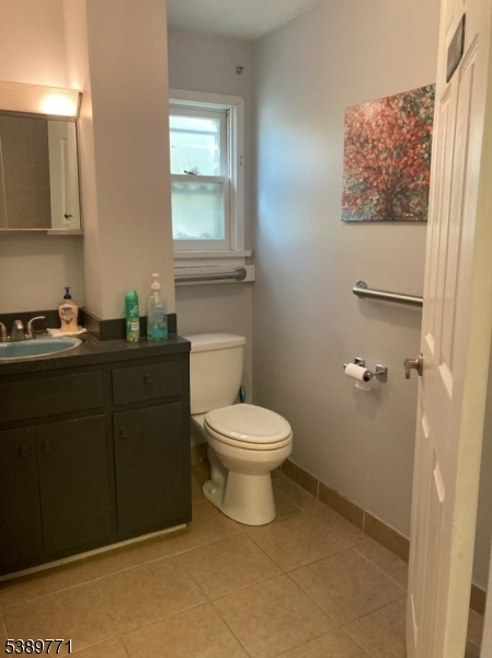 124 W Washington Ave 1