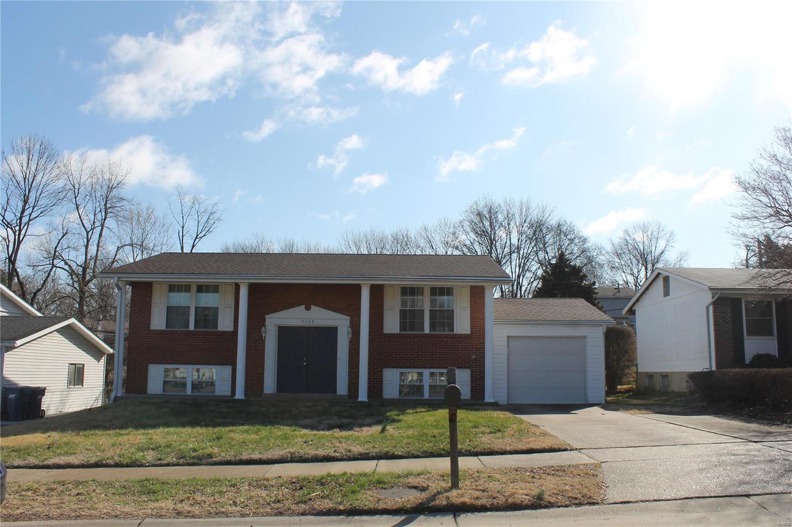 2308 Wesford Drive Maryland Heights, MO 63043 Illinois Real Estate
