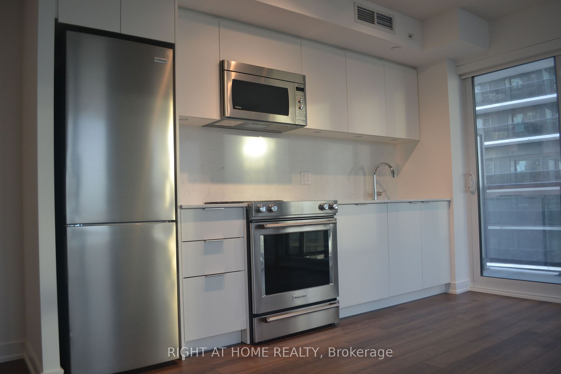 30 Samuel Wood Way 1208