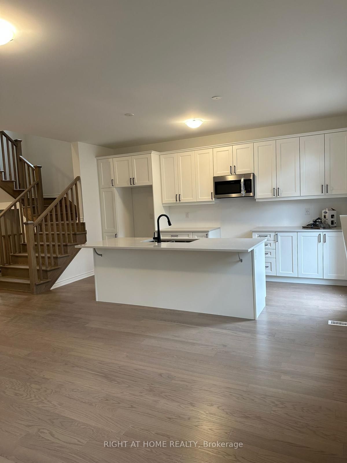 1270 Muskoka Hts