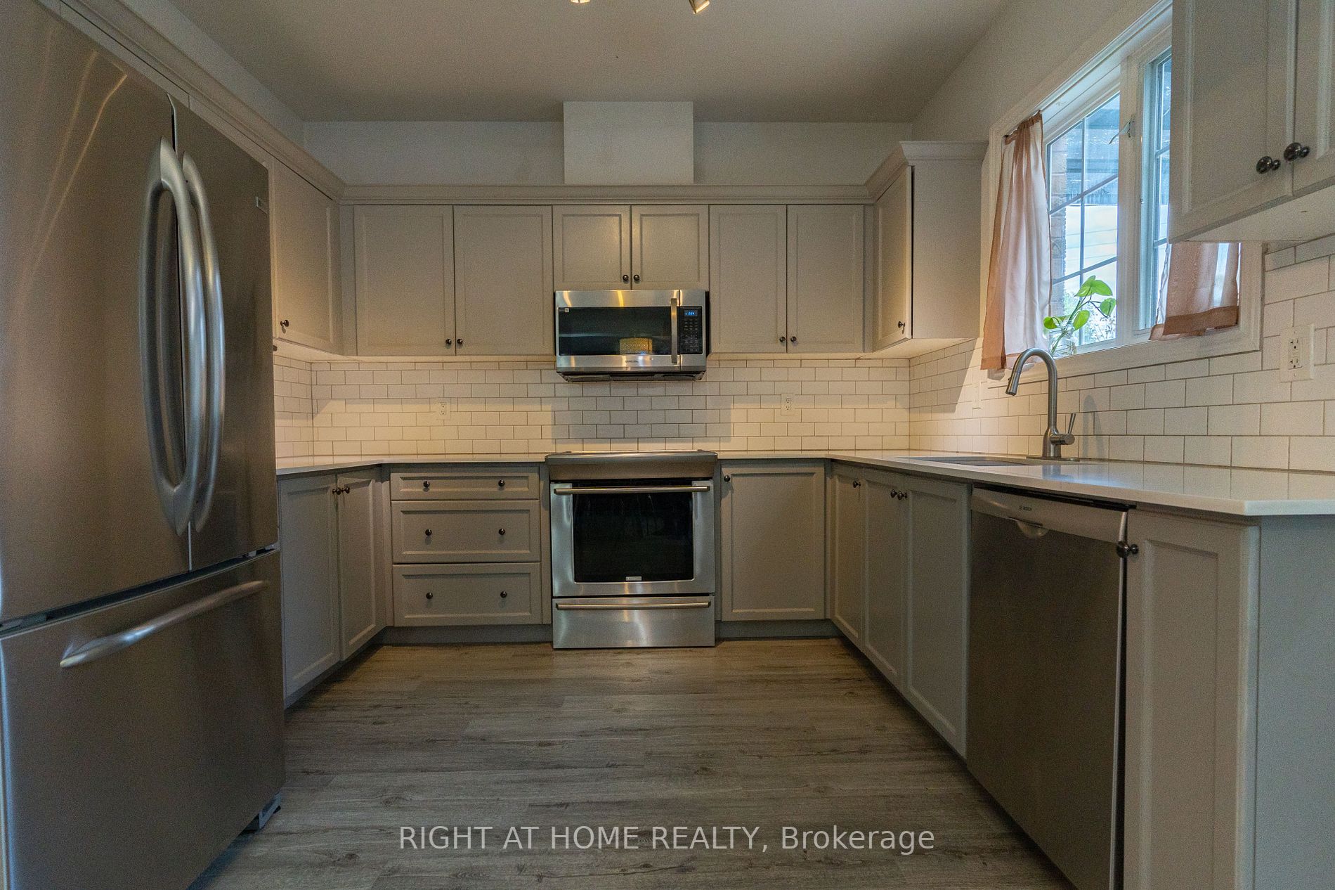 1 Ramblewood Dr
