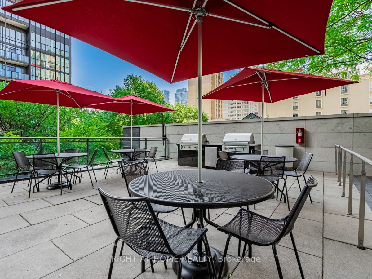 110 E Charles St 1508