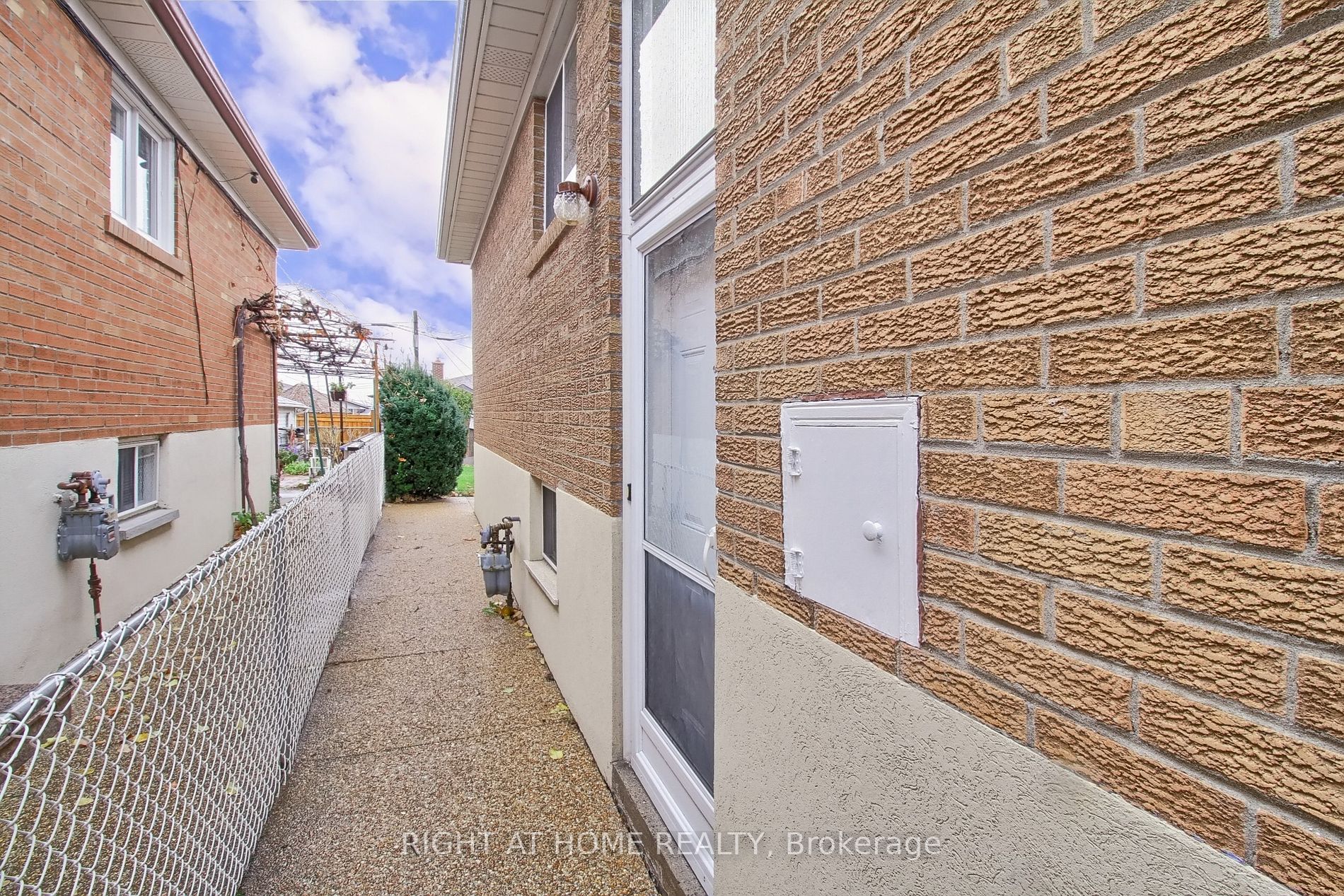 14 Cobb Ave