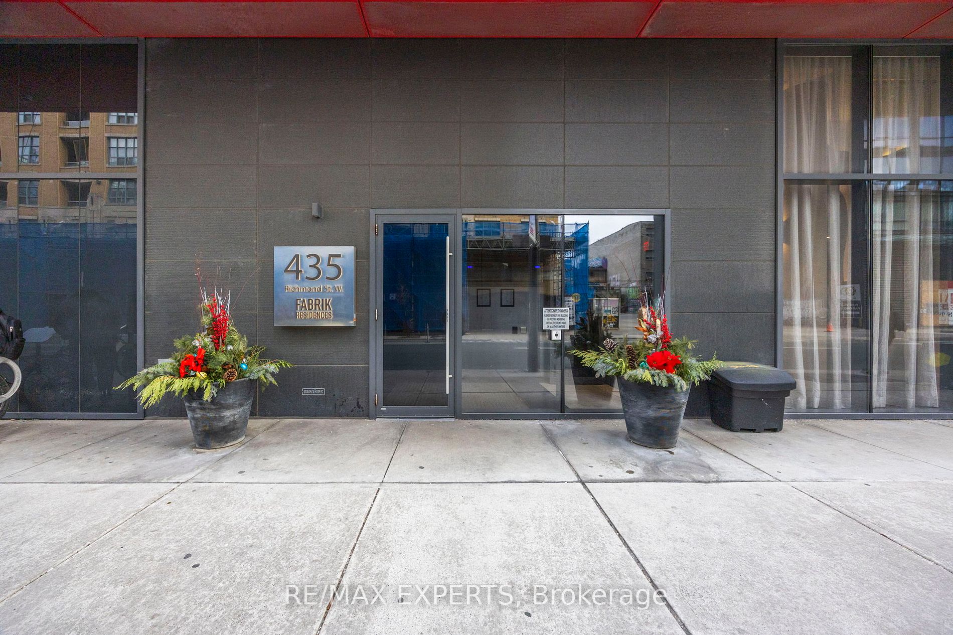 435 W Richmond St 802