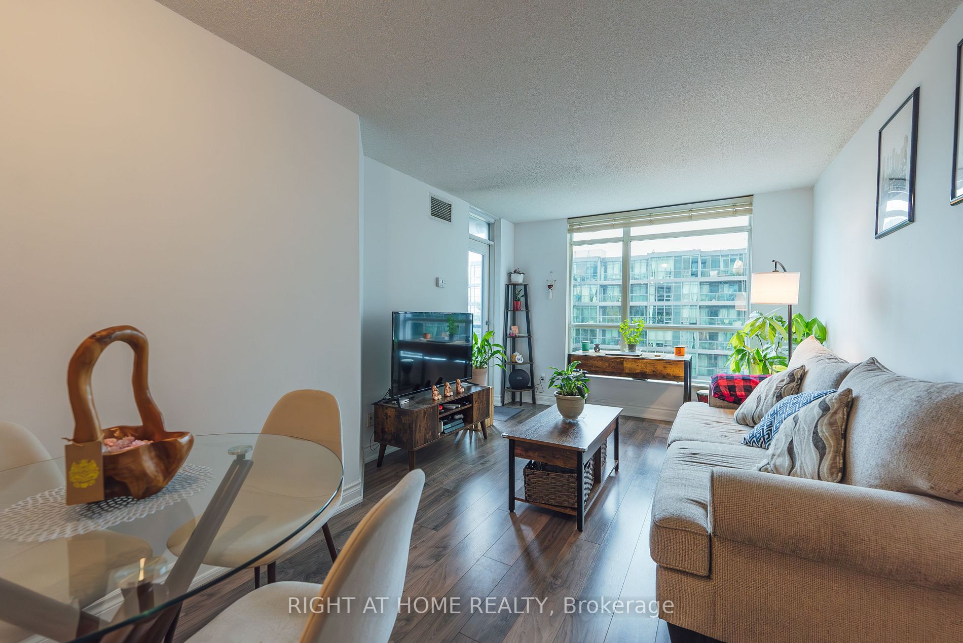 219 Fort York Blvd 1001