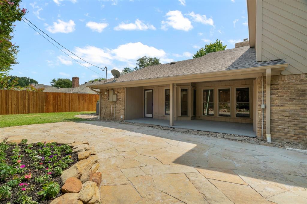 2011 Riverforest Drive
