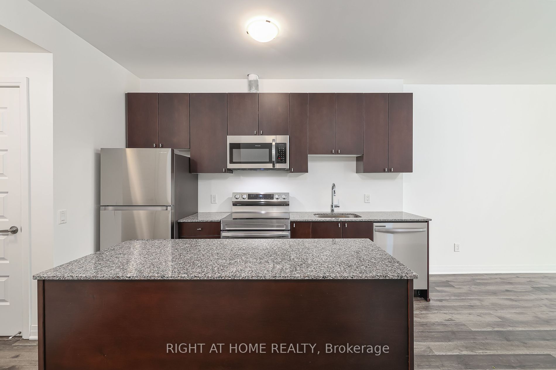 470 Gordon Krantz Ave 217