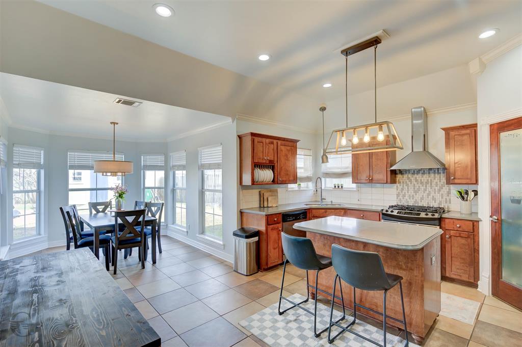 5861 Bluebonnett Drive